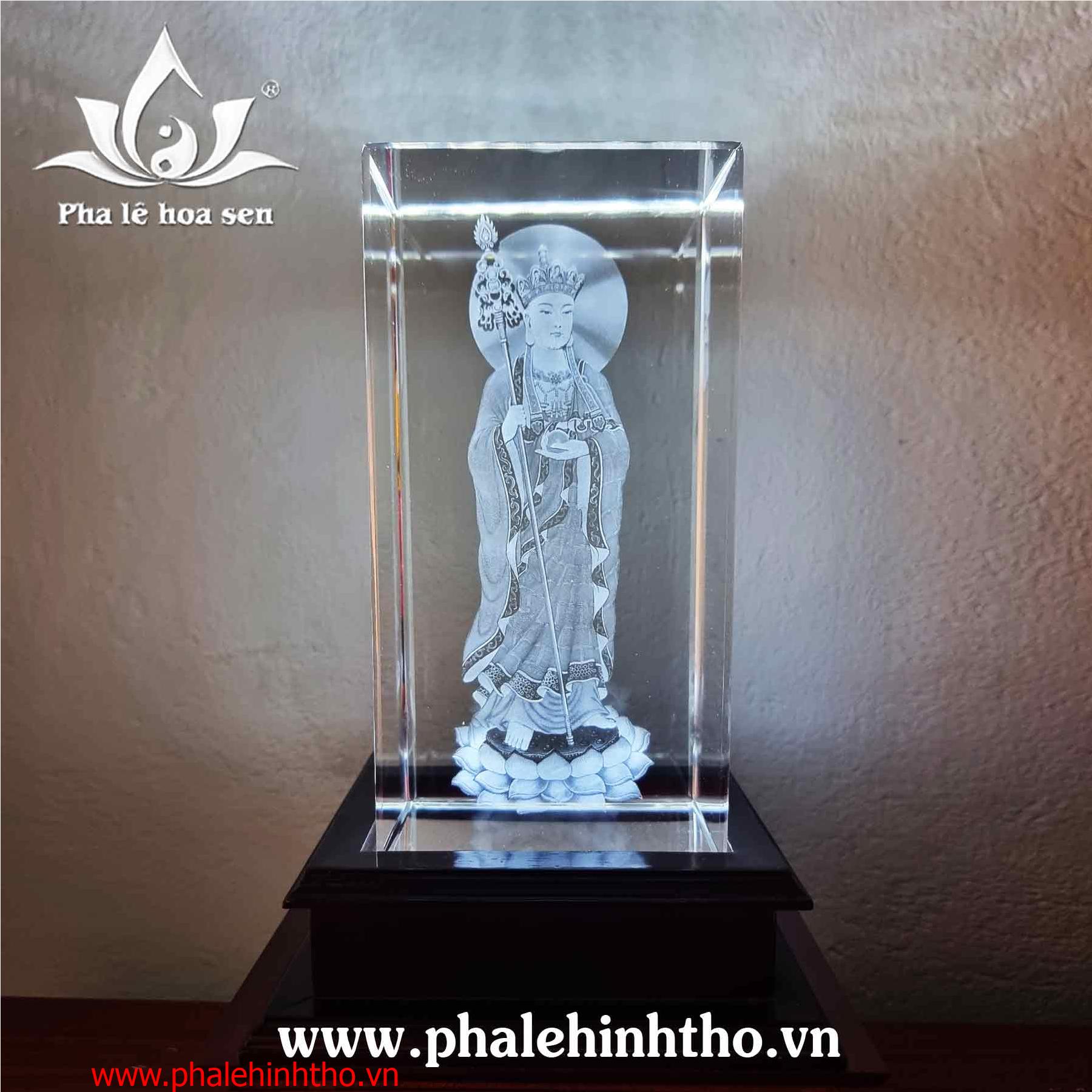 Địa tạng vương bồ tát khắc 3D pha lê 10x15x6cm